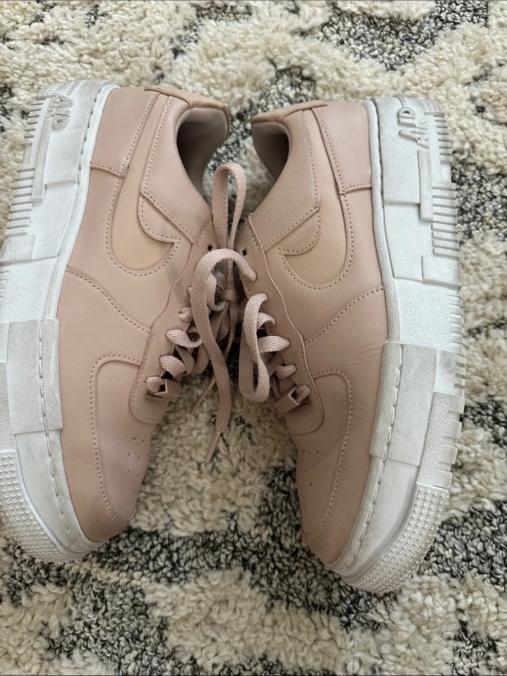 Nike Women's Air Force 1 Pixel in Particle Beige size 8.5